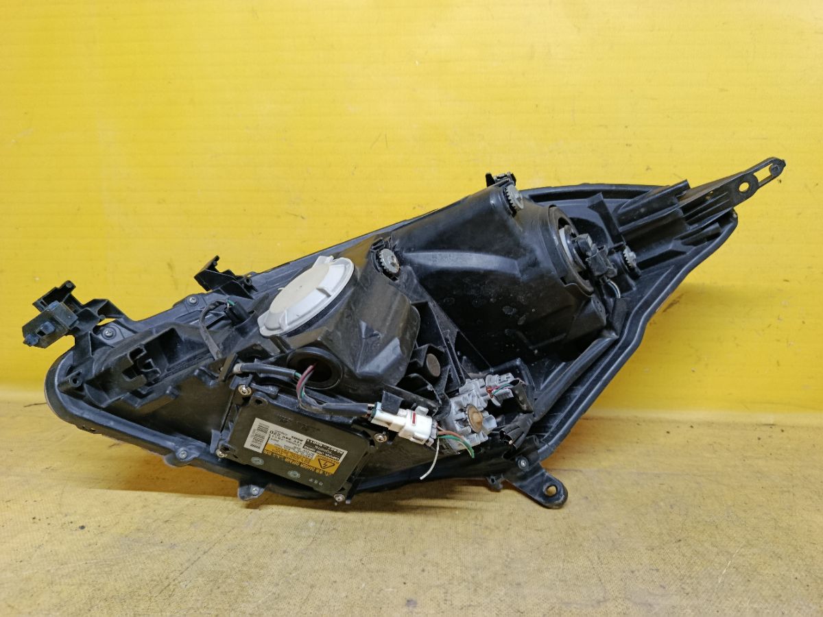 Фара 44-72 44-72, на Toyota Isis ZGM11G Фото 8