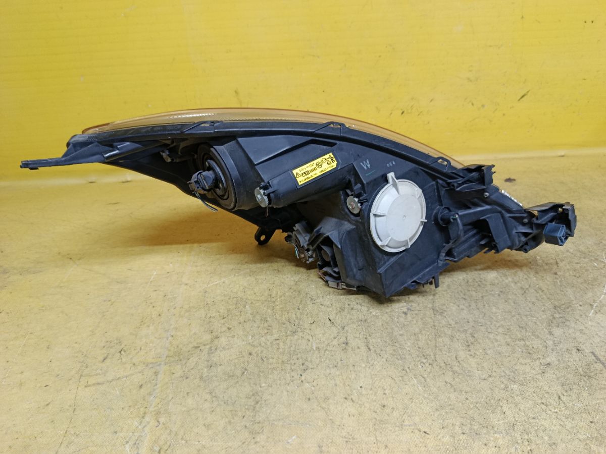 Фара 44-72 44-72, на Toyota Isis ZGM11G Фото 4