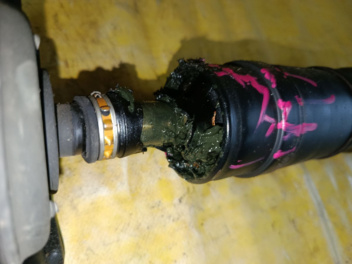 Кардан на Nissan Serena GNC27 MR20DD Фото 4