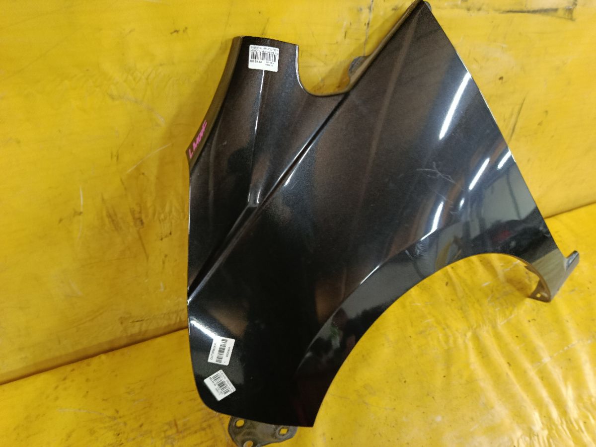Крыло переднее на Subaru Stella LA100F Фото 3