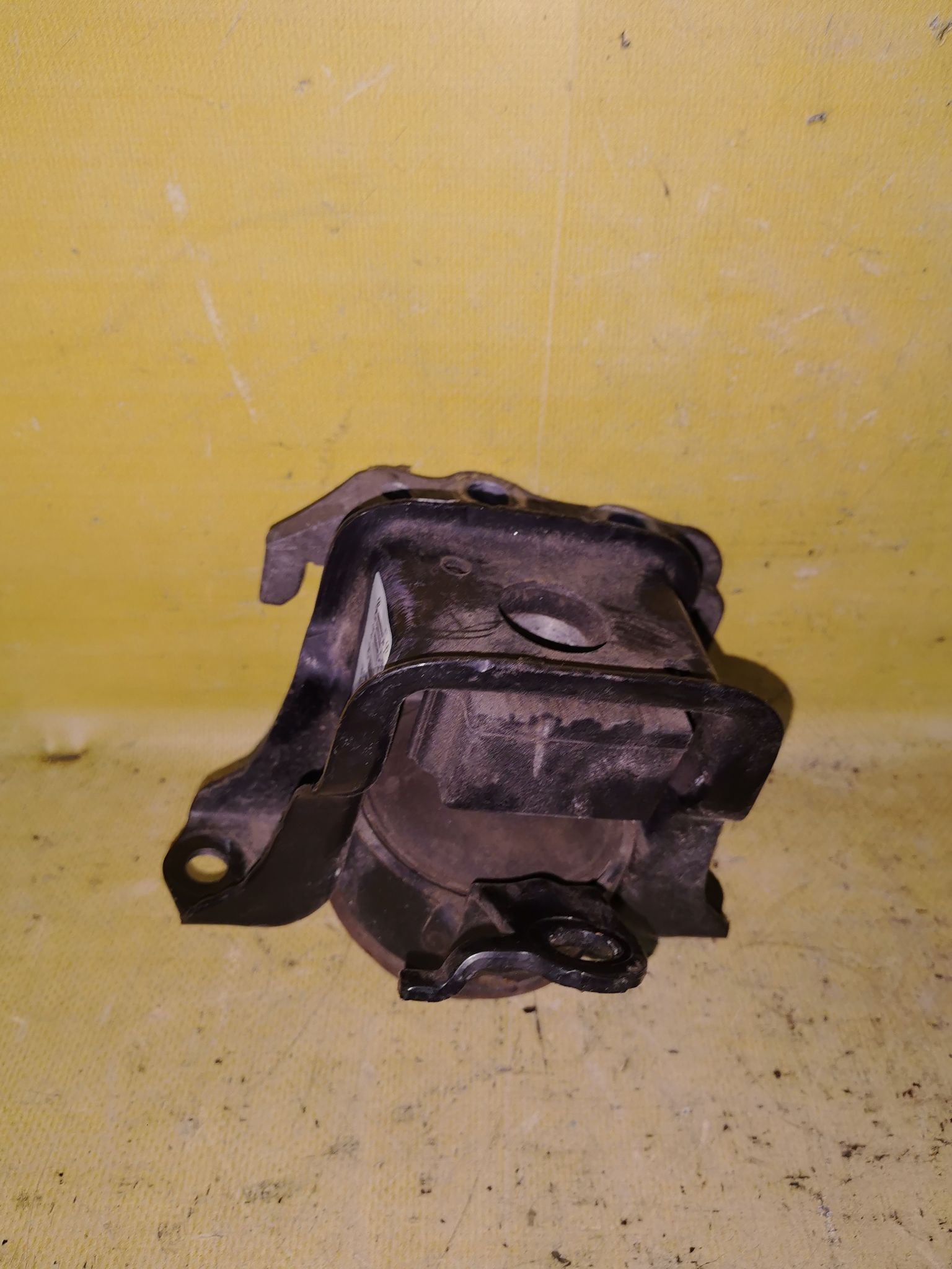 Подушка двигателя на Subaru Stella LA100F AT2 Фото 1