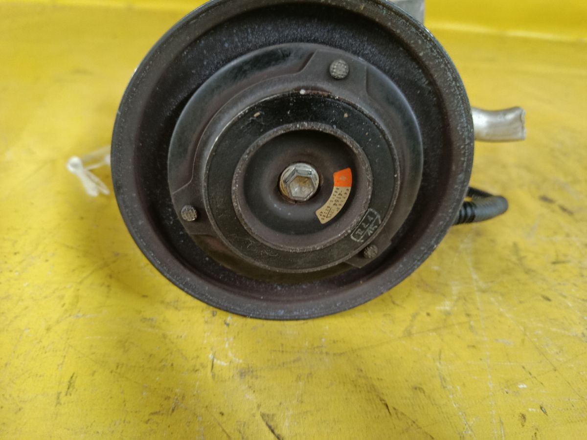 Компрессор кондиционера на Subaru Stella LA100F AT2 Фото 5