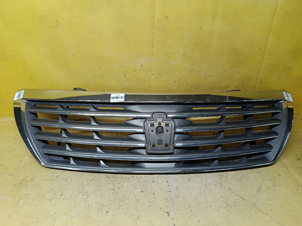 Решетка радиатора 53111-30D10 на Toyota Crown GRS200 Фото 1