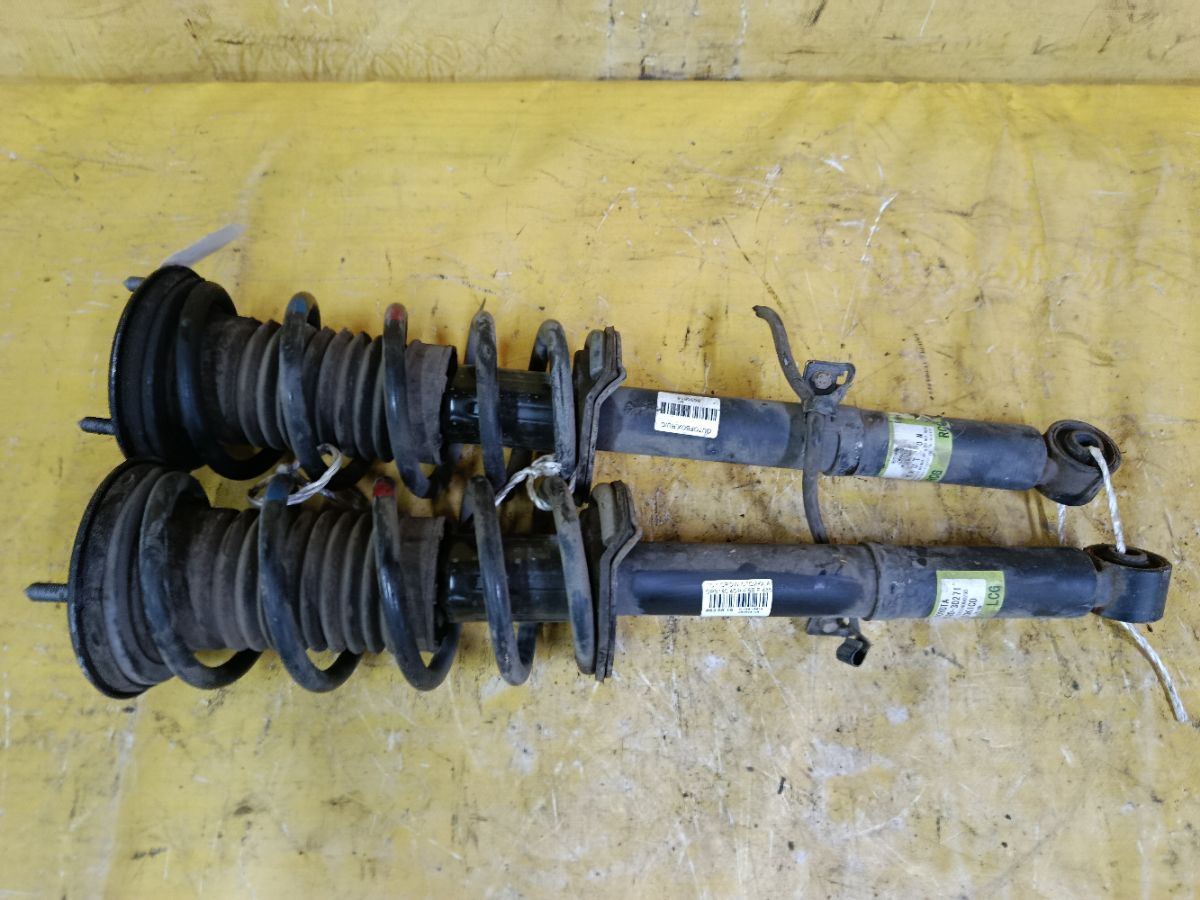Стойка амортизатора 48510-30821, 48520-30271 на Toyota Crown GRS180 4GR-FSE Фото 1