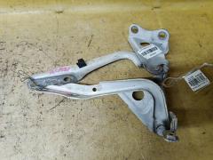 Крепление капота на Toyota Rav4 ACA31W