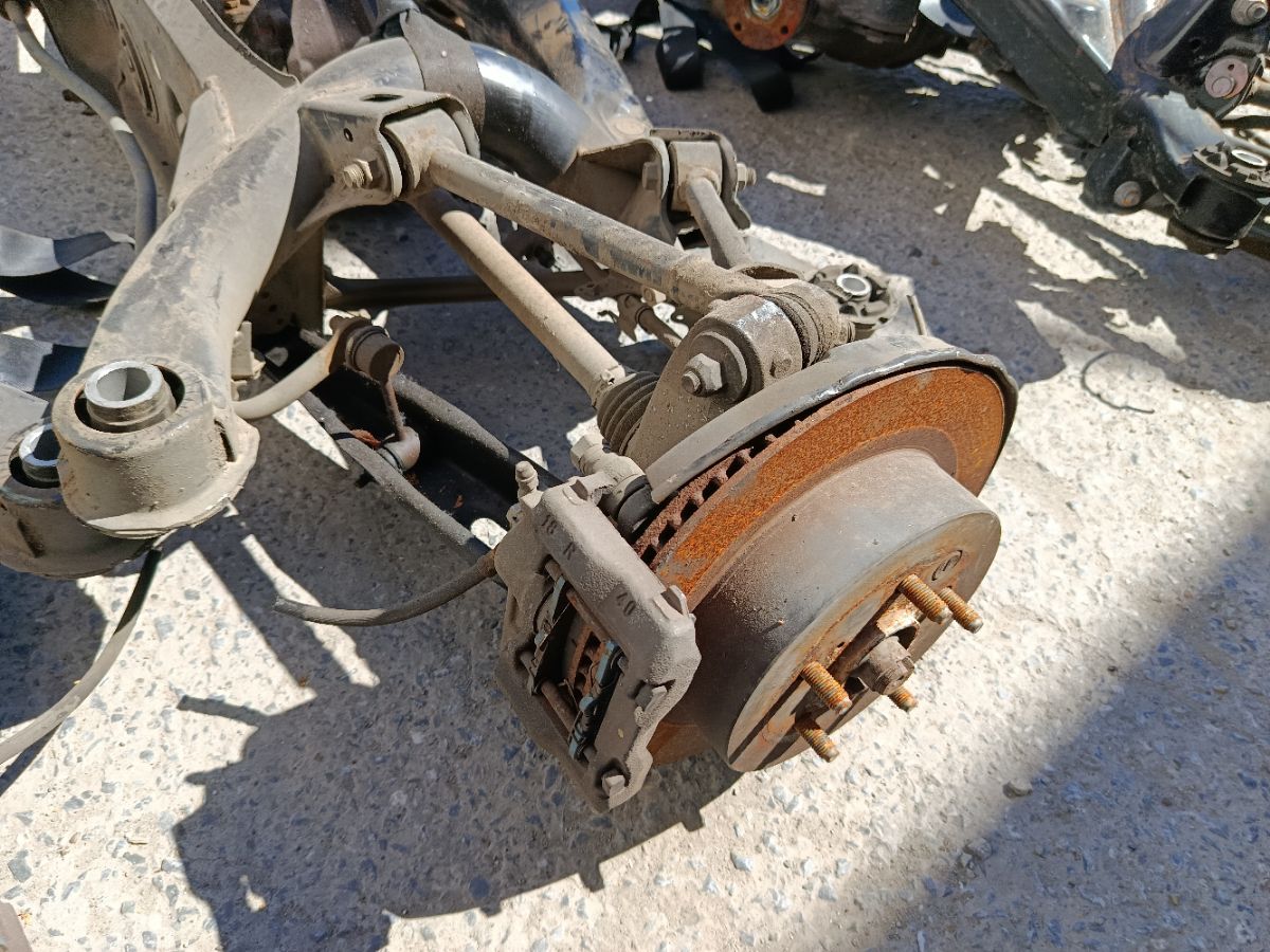 Балка подвески на Toyota Crown GRS200 4GR-FSE Фото 3