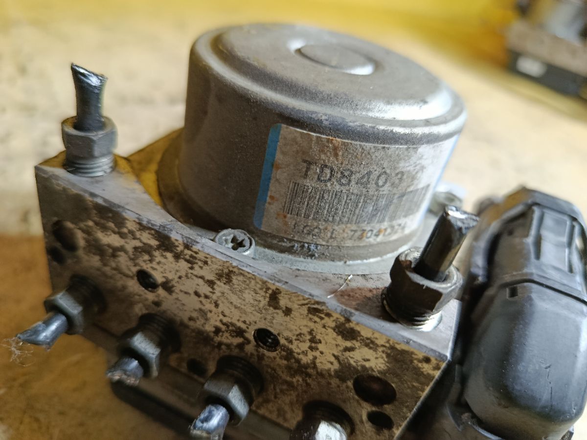 Блок ABS 47660-JG000 на Nissan X-Trail NT31 MR20DE Фото 6