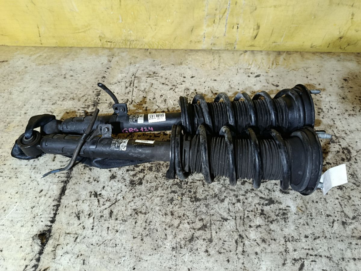 Стойка амортизатора 48510-30D10, 48520-30710 на Toyota Crown GRS214 2GR-FSE Фото 1