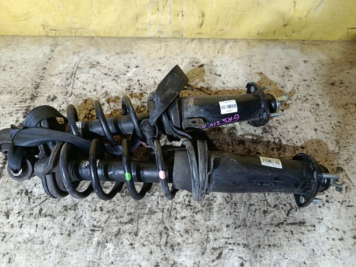 Стойка амортизатора 48530-30C60 на Toyota Crown GRS214 2GR-FSE Фото 1