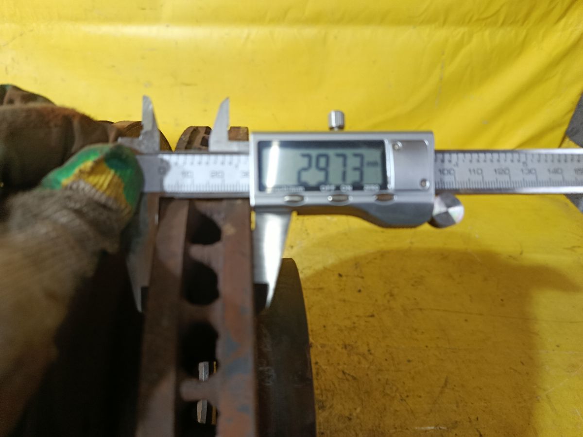 Тормозной диск на Subaru Legacy BM9 EJ255 Фото 3
