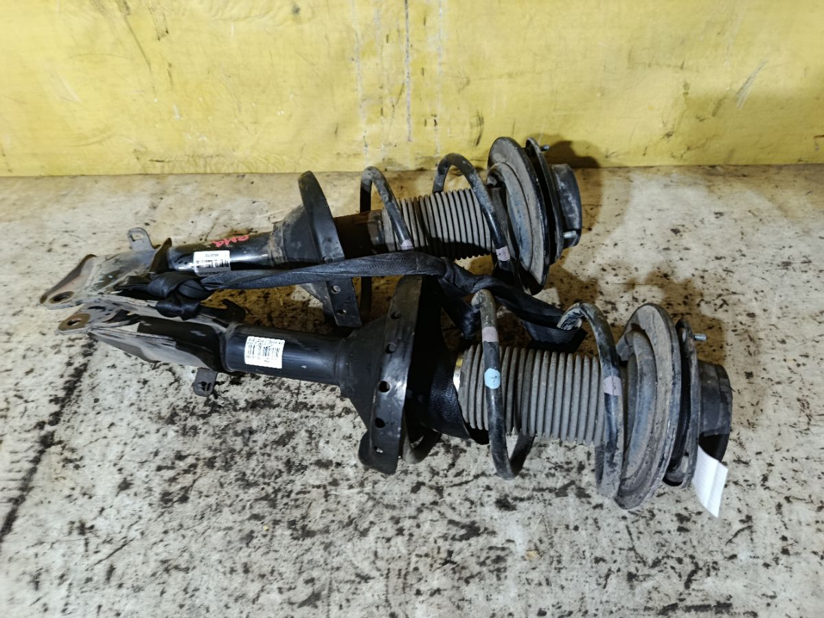 Стойка амортизатора на Subaru Legacy BM9 EJ253 Фото 1