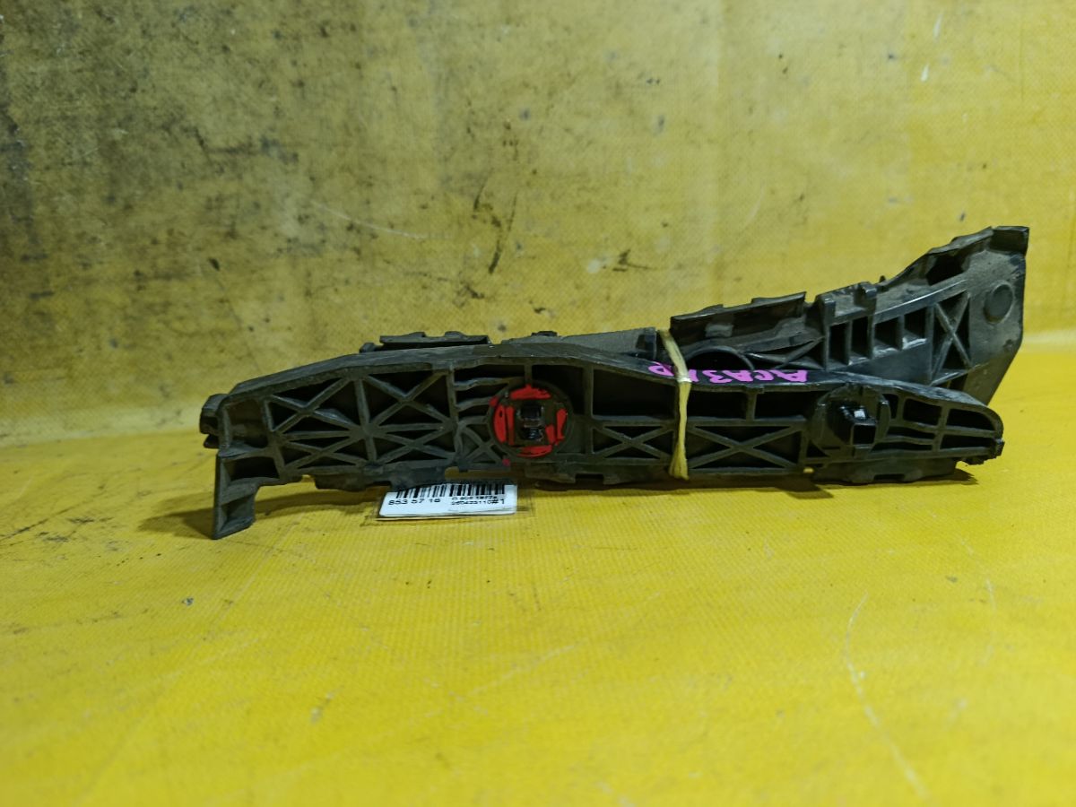 Крепление бампера 52563-42011, 52563-42010 на Toyota Rav4 ACA31W Фото 2