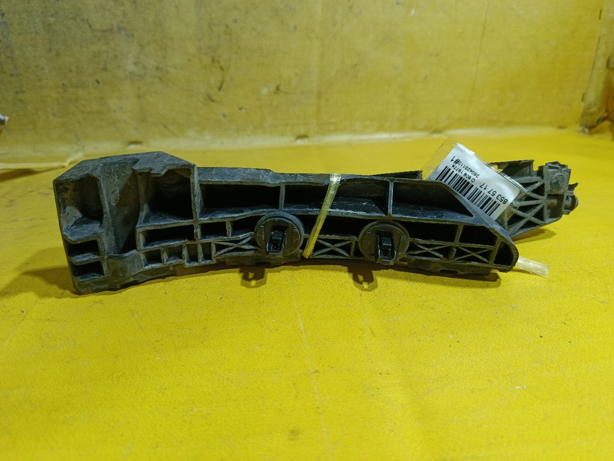 Крепление бампера 52562-42031, 52562-42030 на Toyota Rav4 ACA31W Фото 3