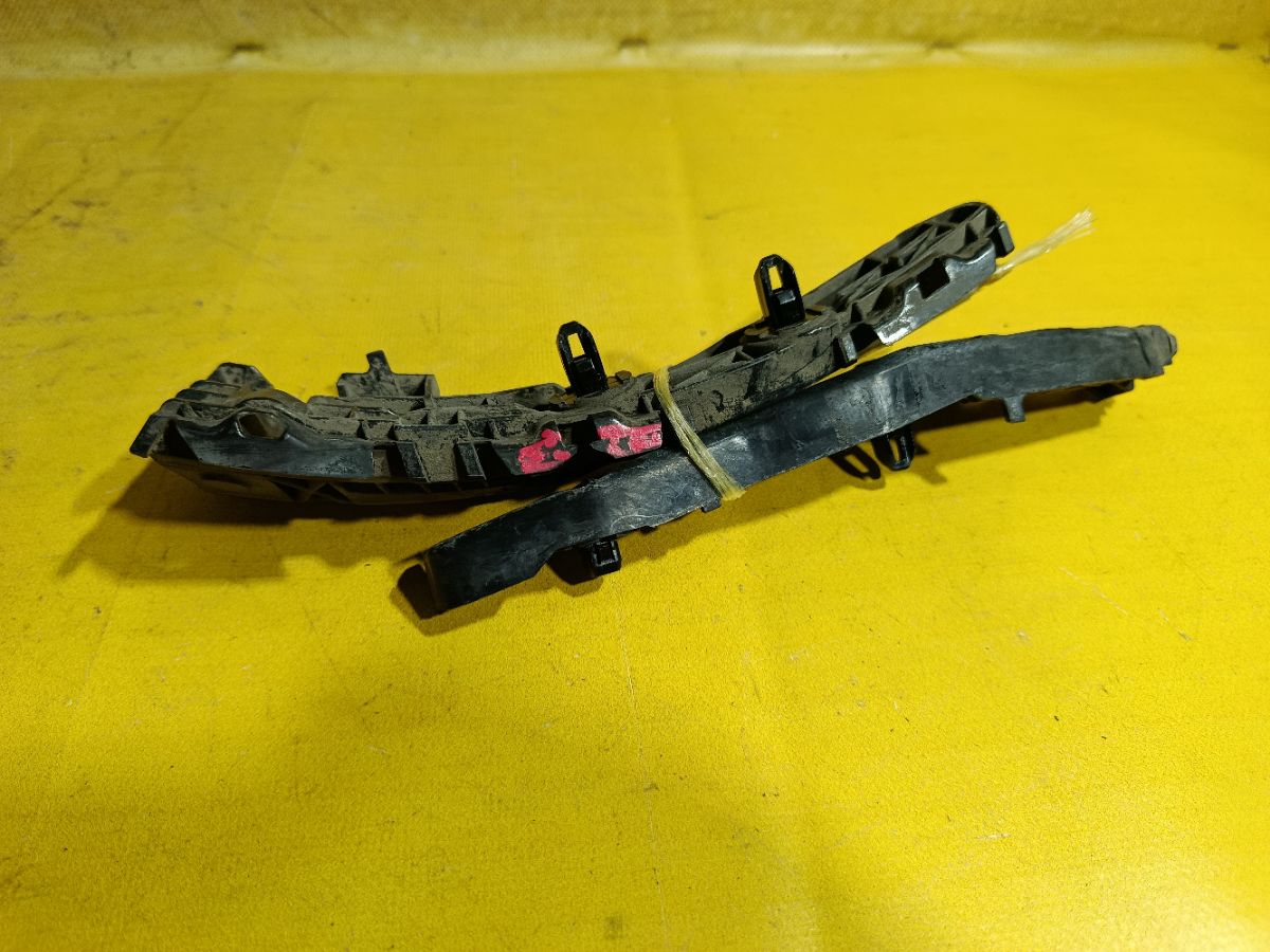 Крепление бампера 52562-42031, 52562-42030 на Toyota Rav4 ACA31W Фото 4