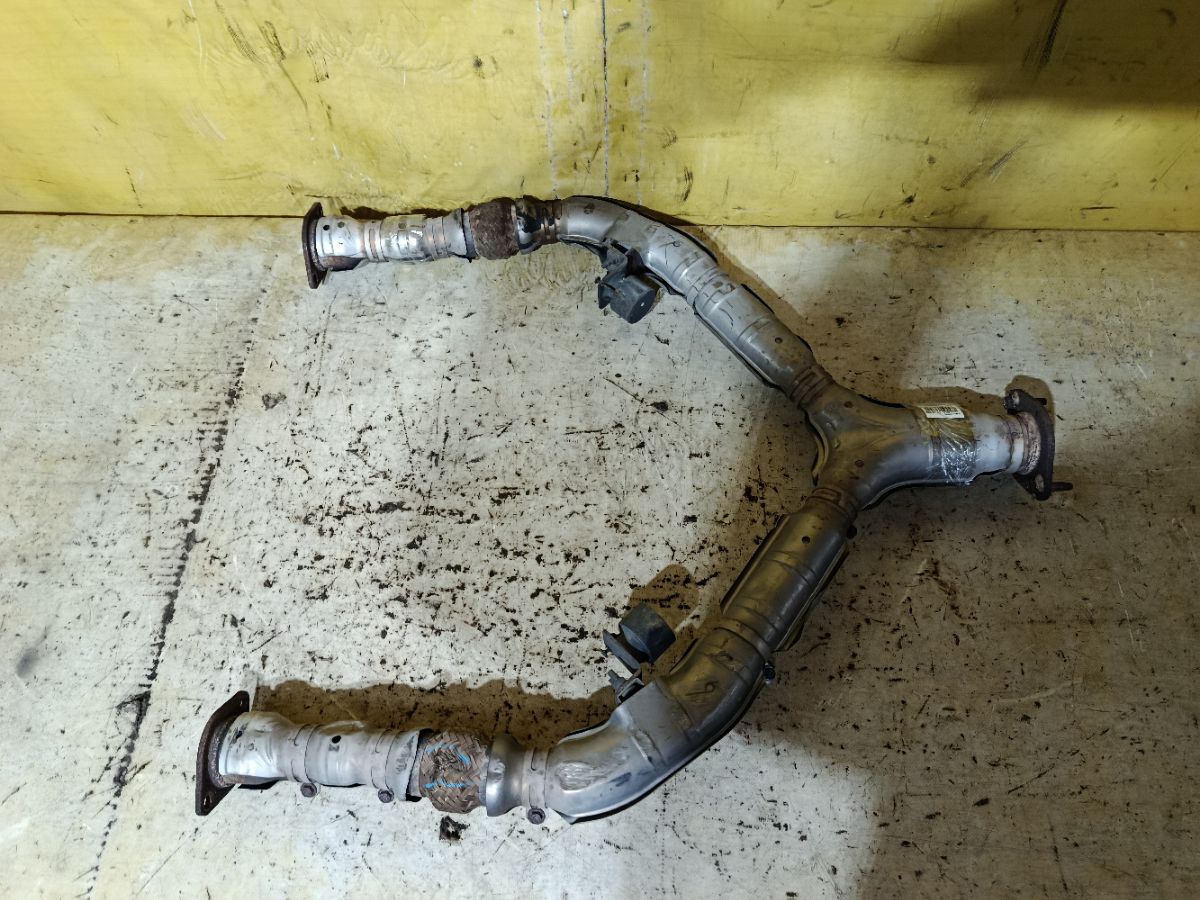 Глушитель на Nissan Skyline PV36 VQ35HR Фото 2