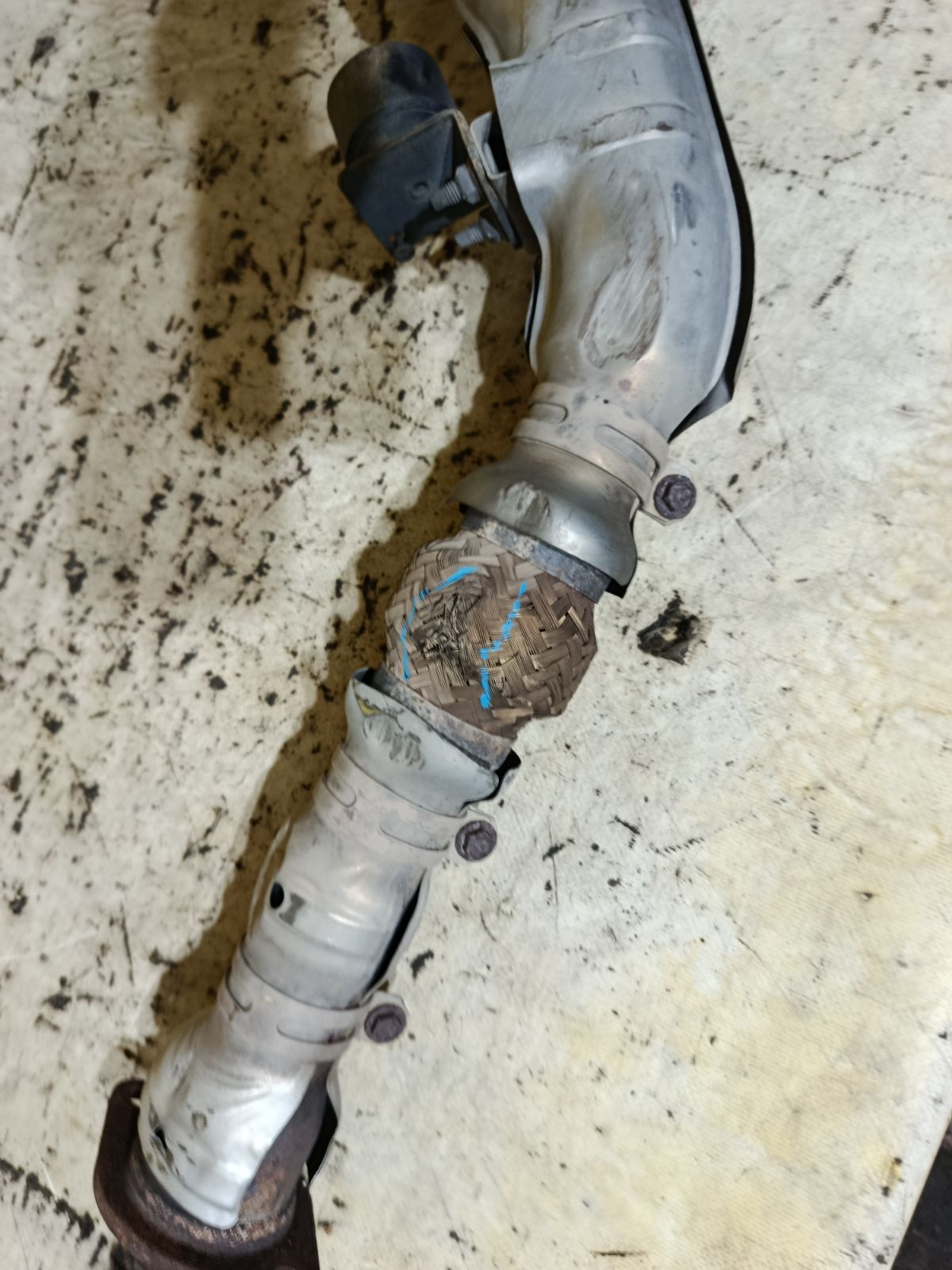 Глушитель на Nissan Skyline PV36 VQ35HR Фото 3