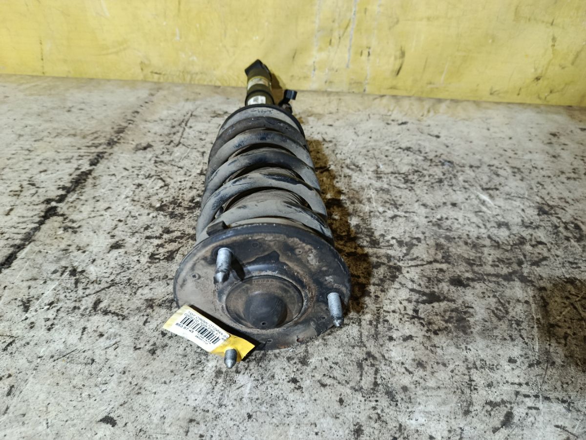 Стойка амортизатора 48520-30811 на Toyota Crown GRS210 2GR-FSE Фото 3