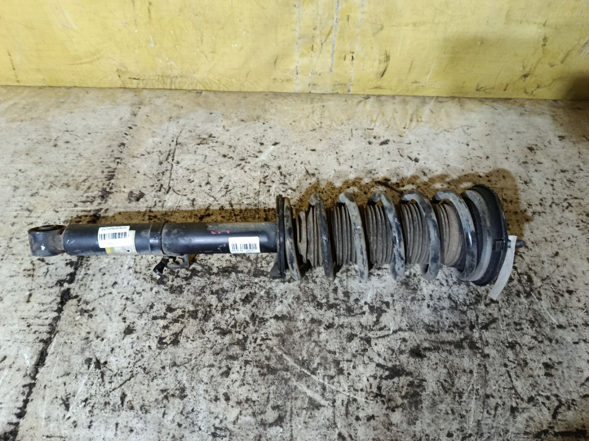 Стойка амортизатора на Toyota Crown GRS210 2GR-FSE Фото 1