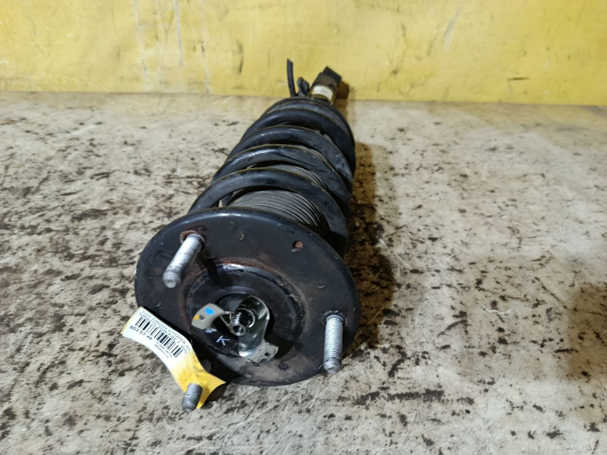 Стойка амортизатора 48520-30710 на Toyota Crown GRS210 2GR-FSE Фото 3