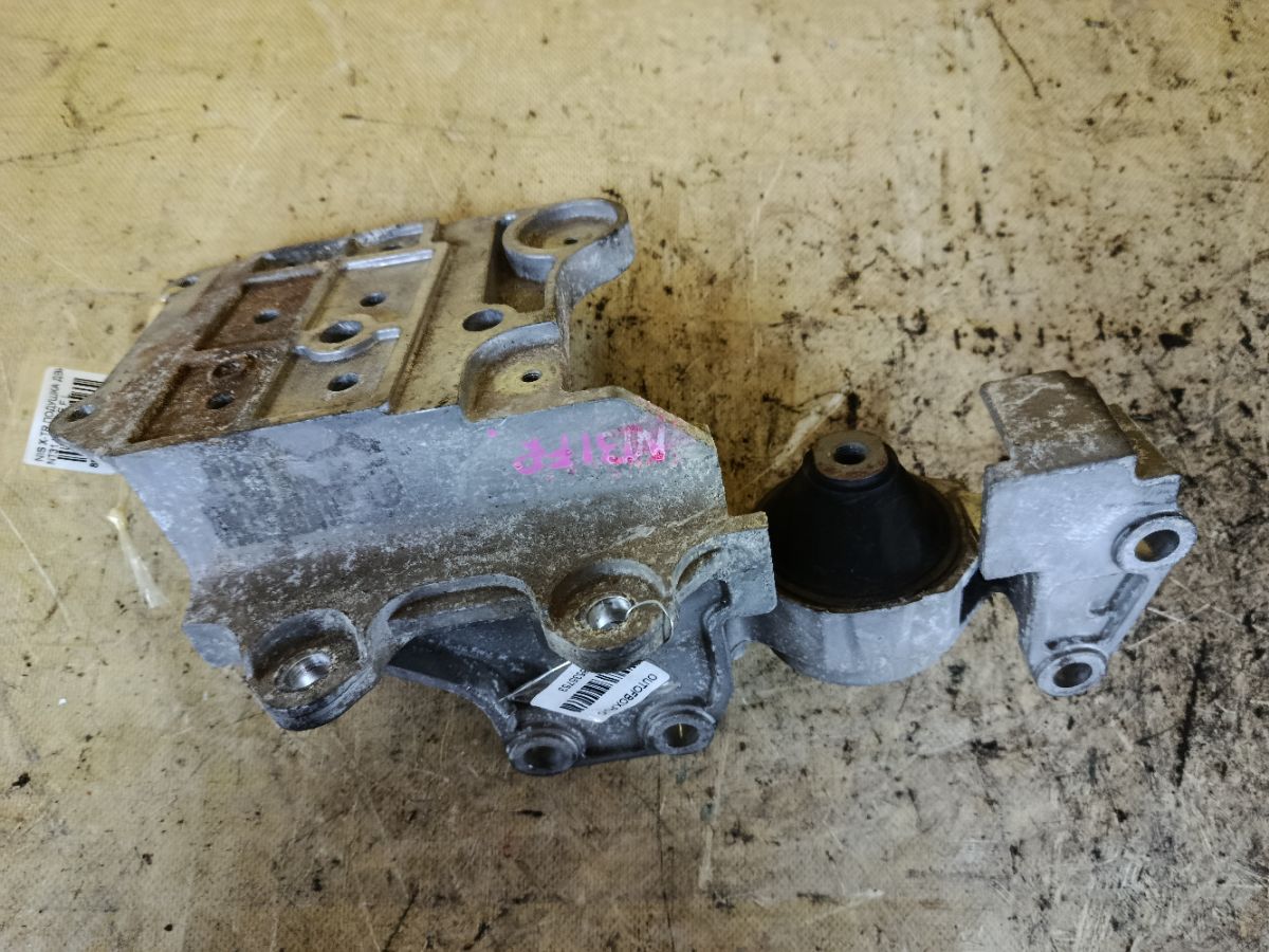 Подушка двигателя на Nissan X-Trail NT31 MR20DE Фото 2