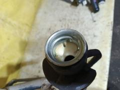 Заливная горловина топливного бака на Toyota Rav4 ACA31W 2AZ-FE Фото 3