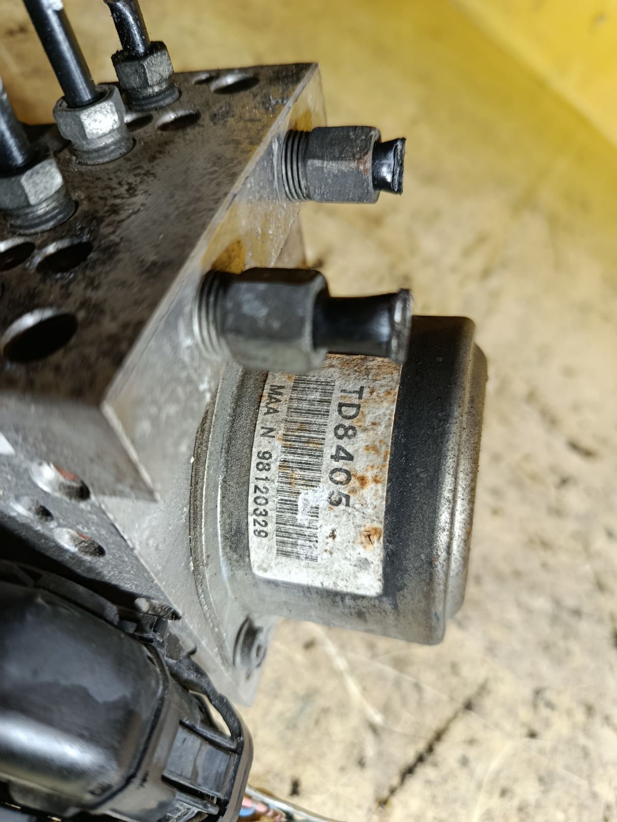 Блок ABS 47660-JG08A на Nissan X-Trail NT31 MR20DE Фото 3