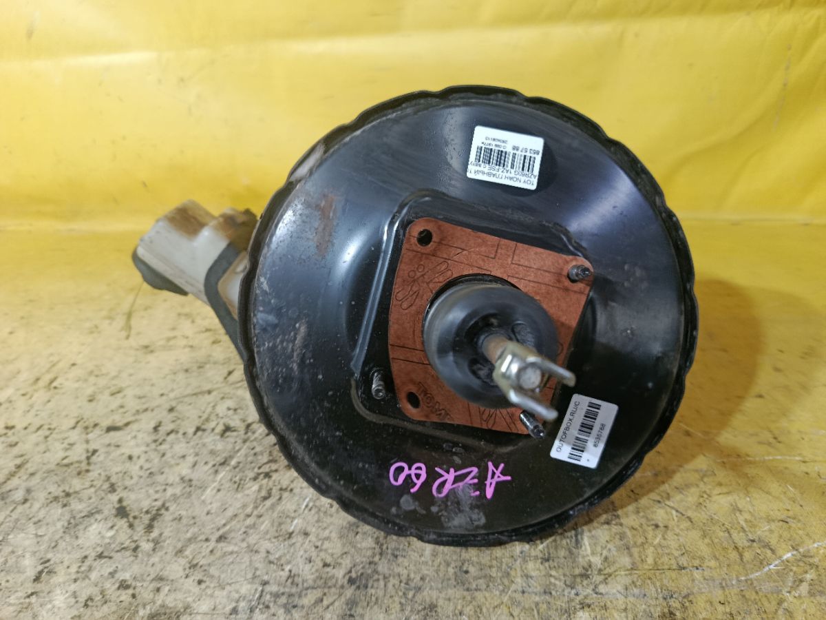 Главный тормозной цилиндр на Toyota Noah AZR60G 1AZ-FSE Фото 4