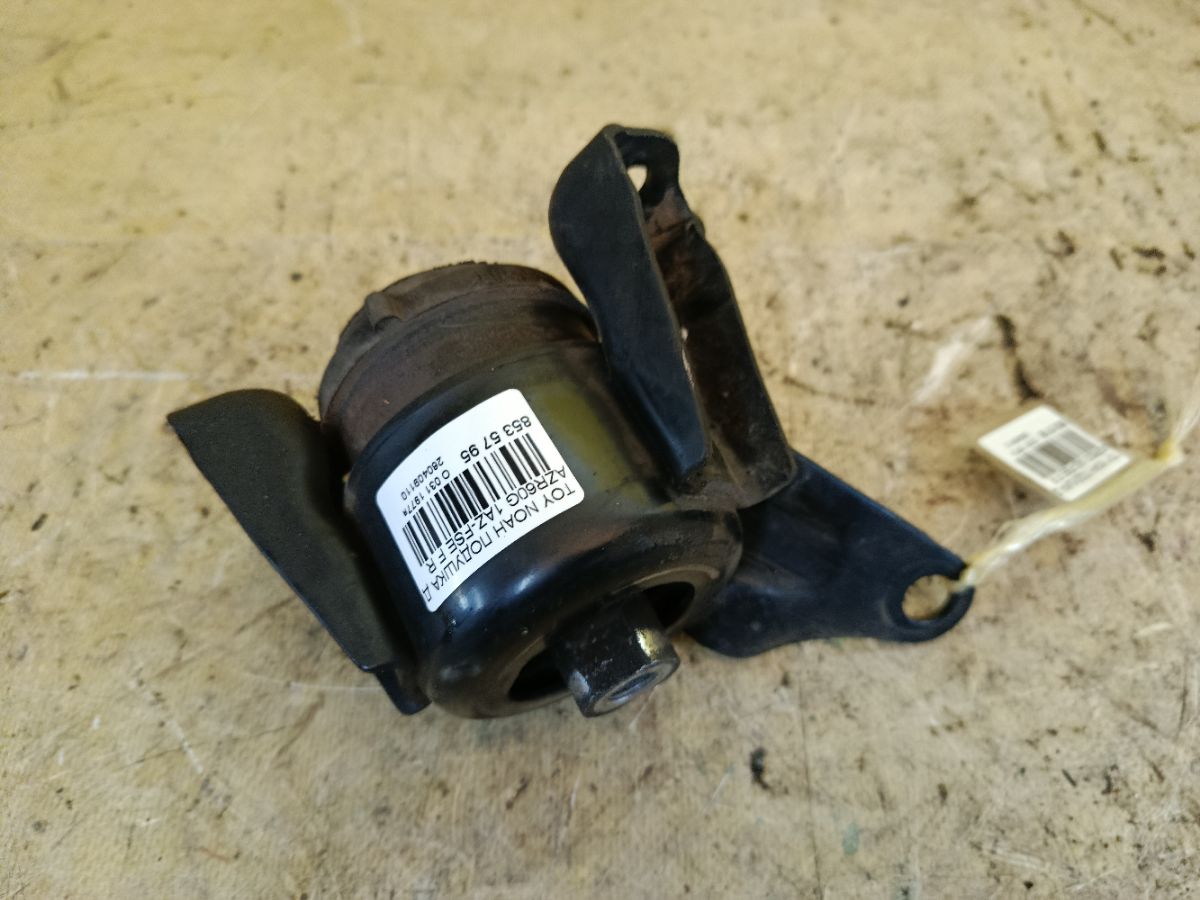 Подушка двигателя на Toyota Noah AZR60G 1AZ-FSE Фото 2