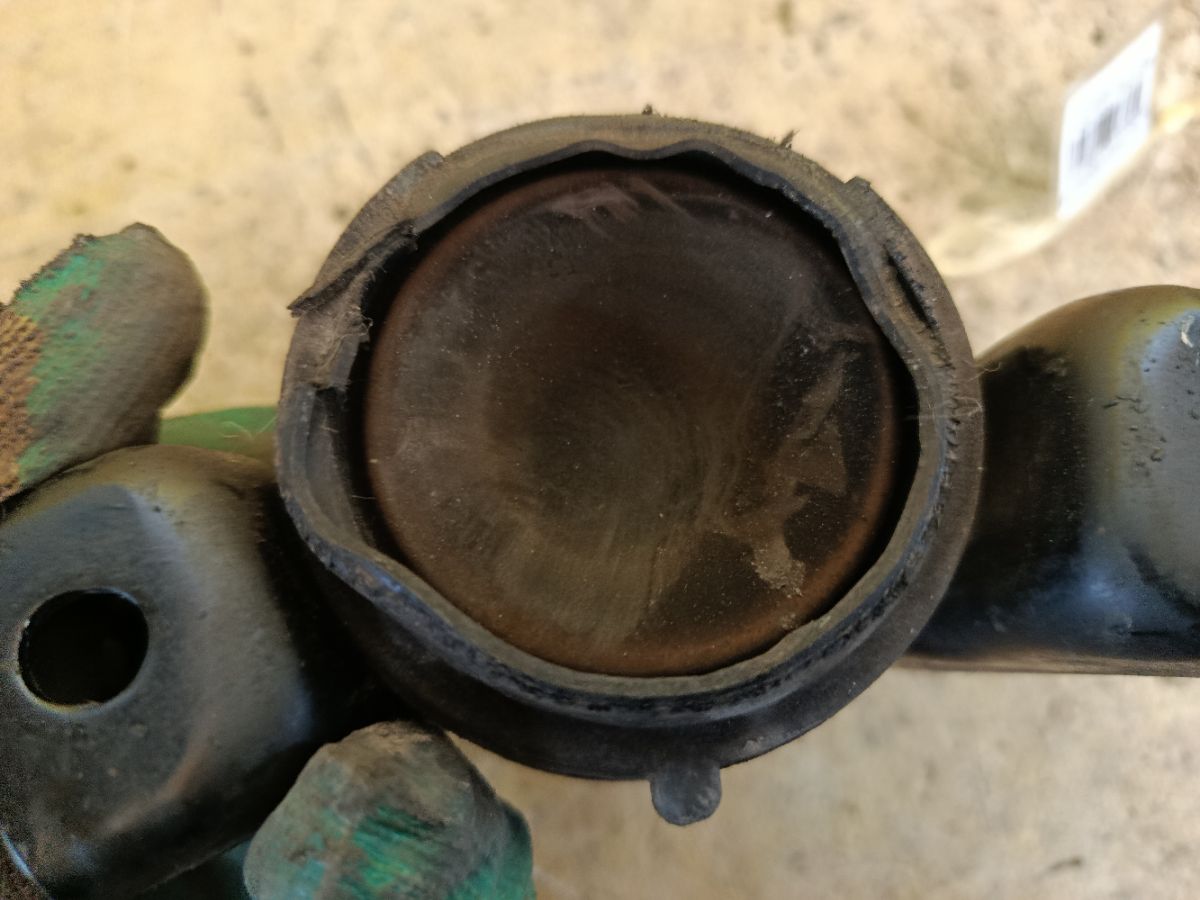 Подушка двигателя на Toyota Noah AZR60G 1AZ-FSE Фото 3