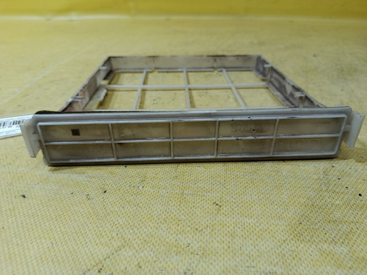 Корпус салонного фильтра 88899-41010 на Toyota Noah AZR60G 1AZ-FSE Фото 2