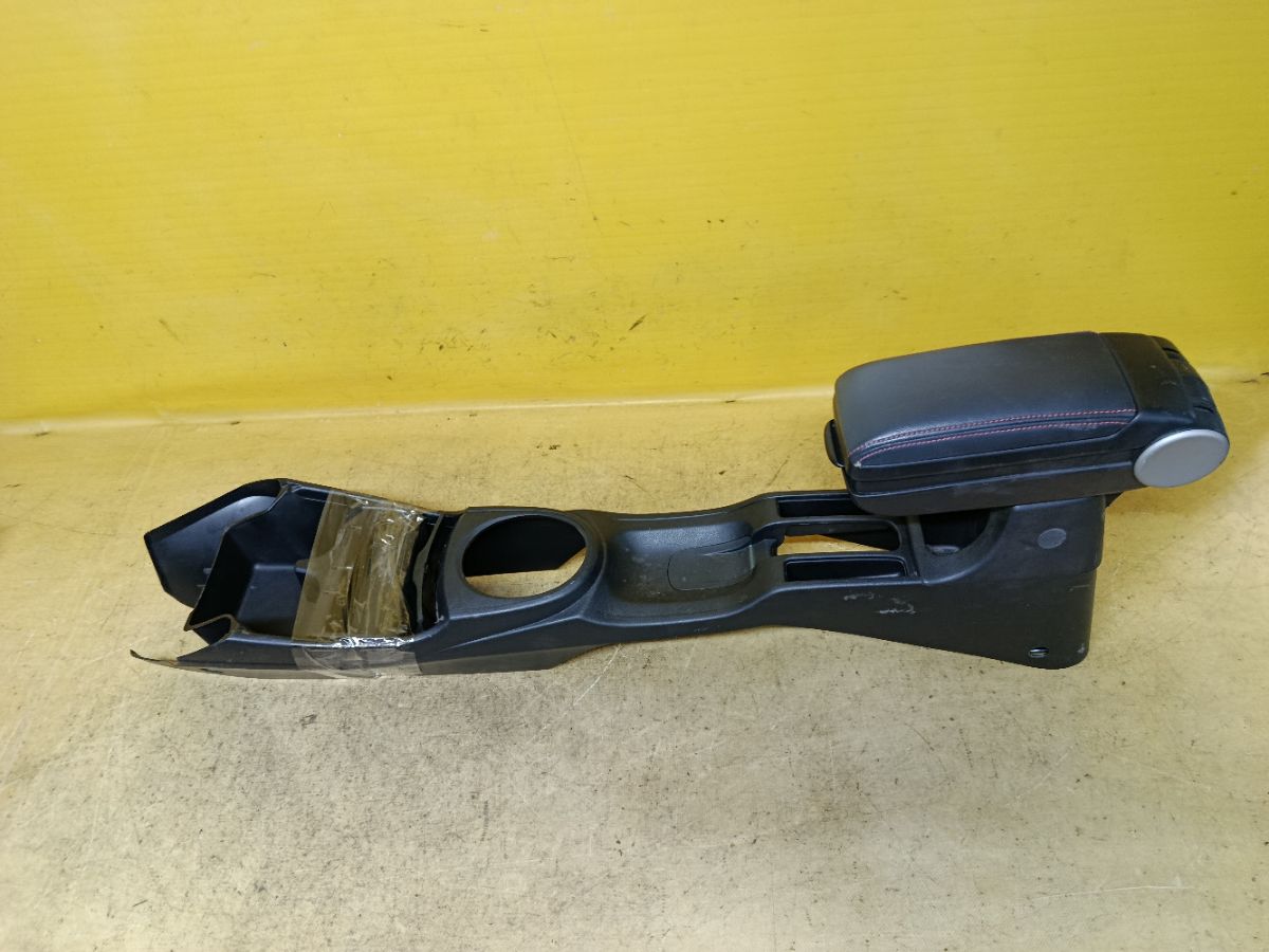 Подлокотник на Honda Fit GE6 Фото 4