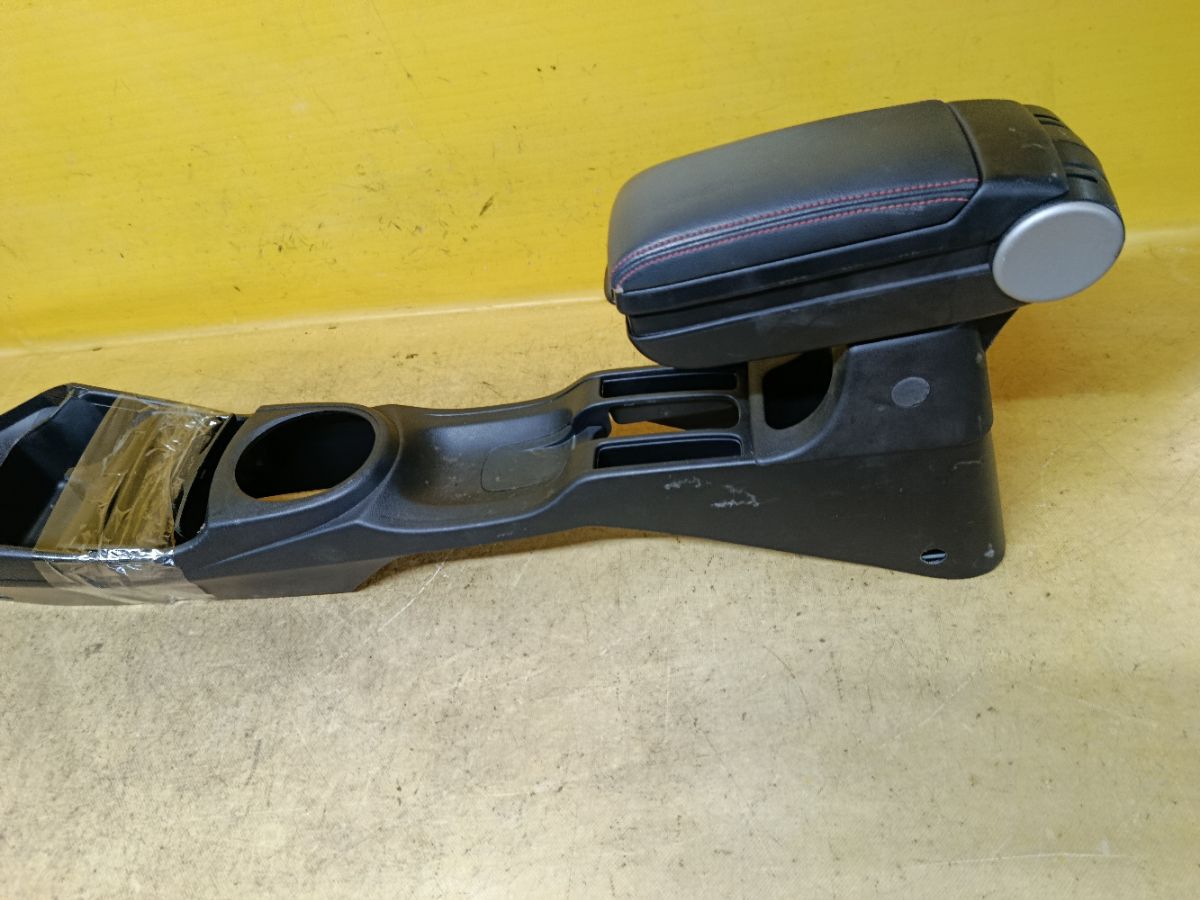 Подлокотник на Honda Fit GE6 Фото 6