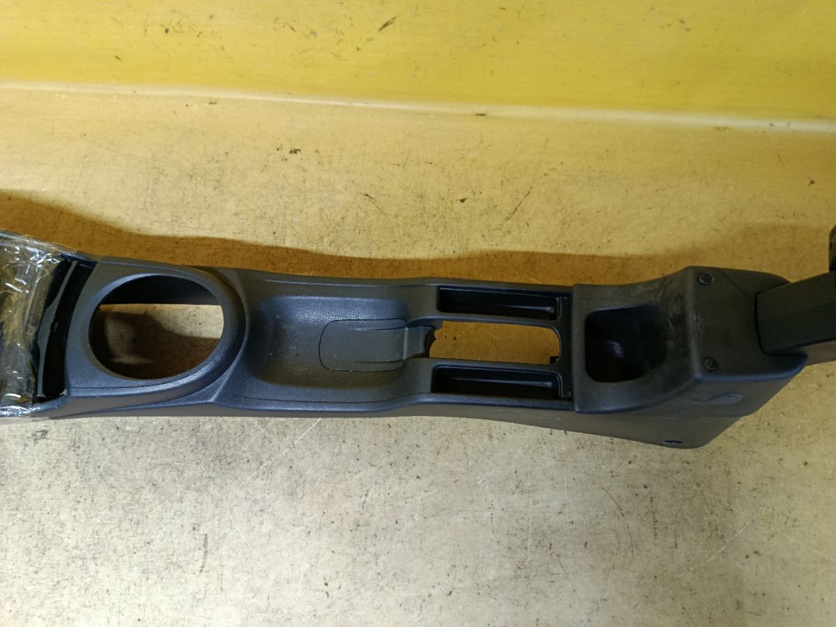 Подлокотник на Honda Fit GE6 Фото 7