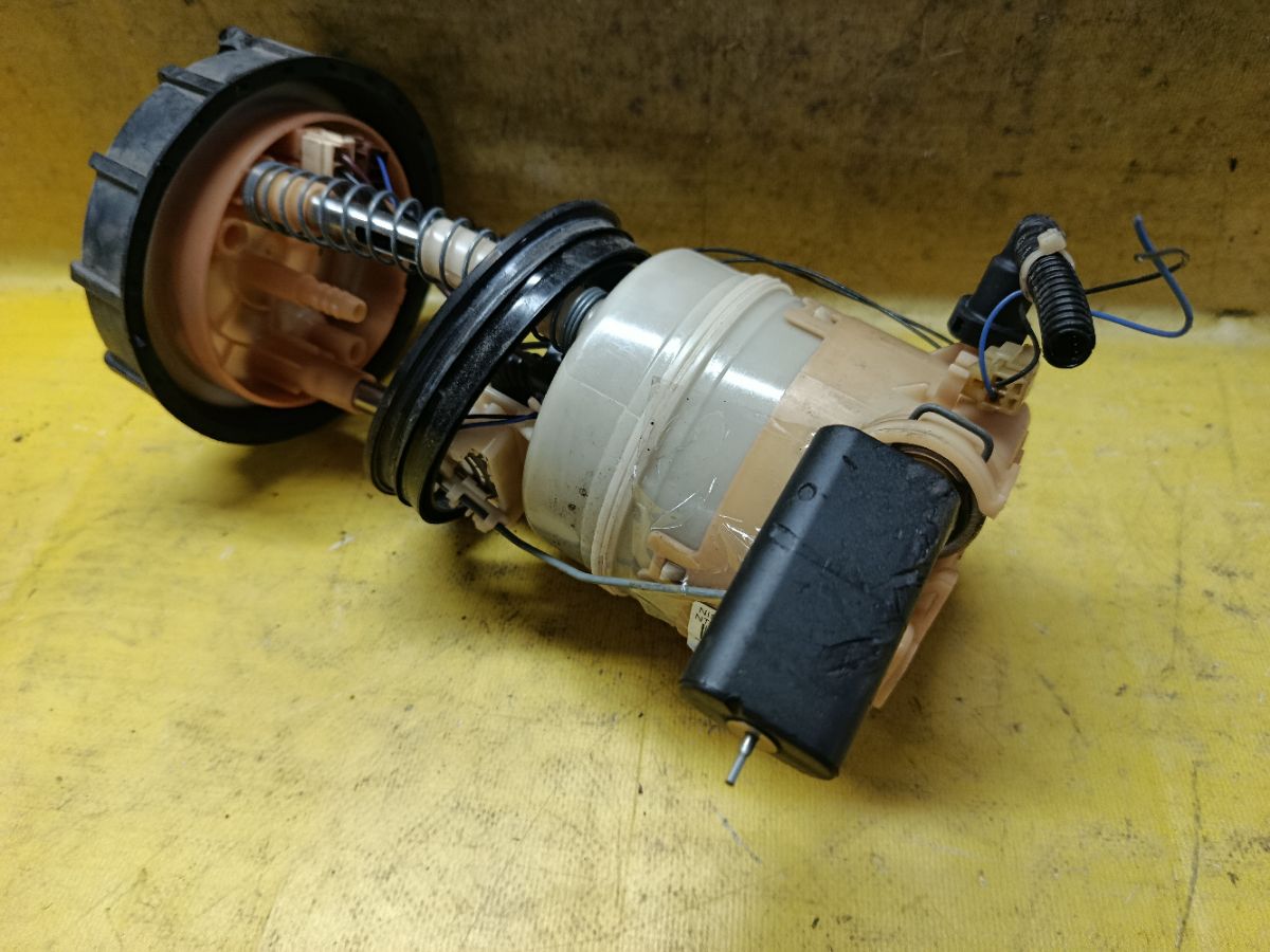 Бензонасос на Nissan X-Trail NT31 MR20DE Фото 2