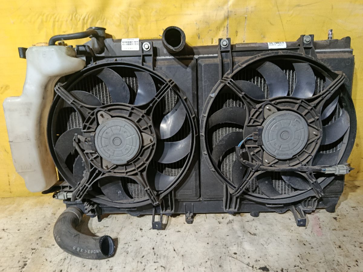 Радиатор ДВС на Subaru Legacy BM9 EJ253 Фото 3