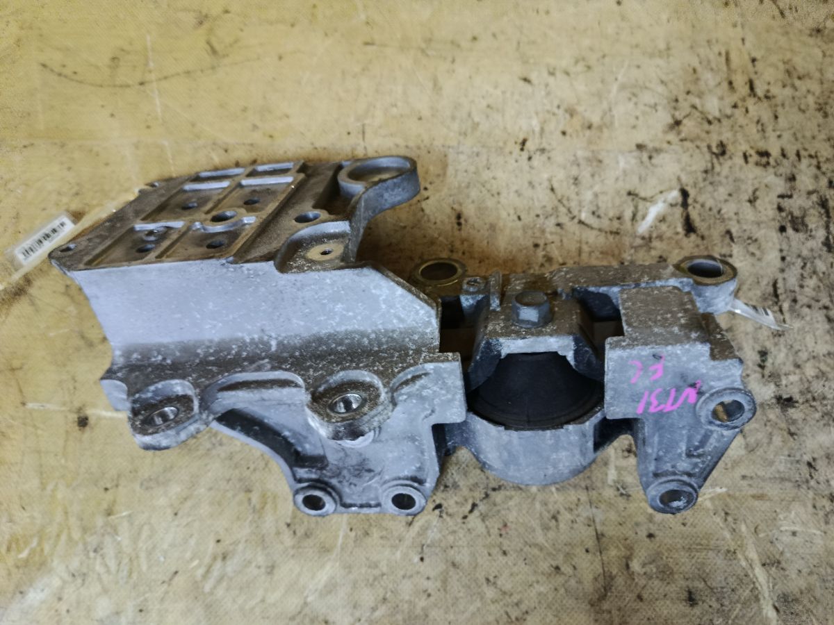 Подушка двигателя на Nissan X-Trail NT31 MR20DE Фото 3