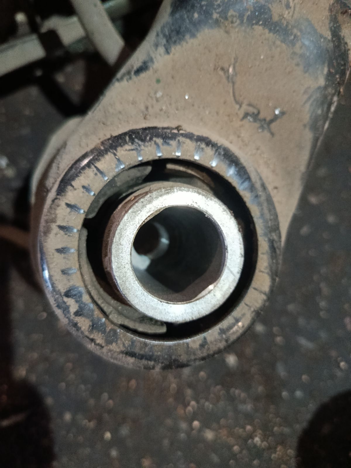 Балка подвески на Toyota Crown GRS210 2GR-FSE Фото 8