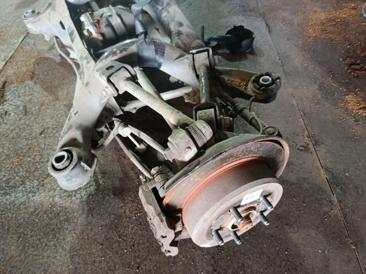 Балка подвески на Toyota Crown GRS210 2GR-FSE Фото 4