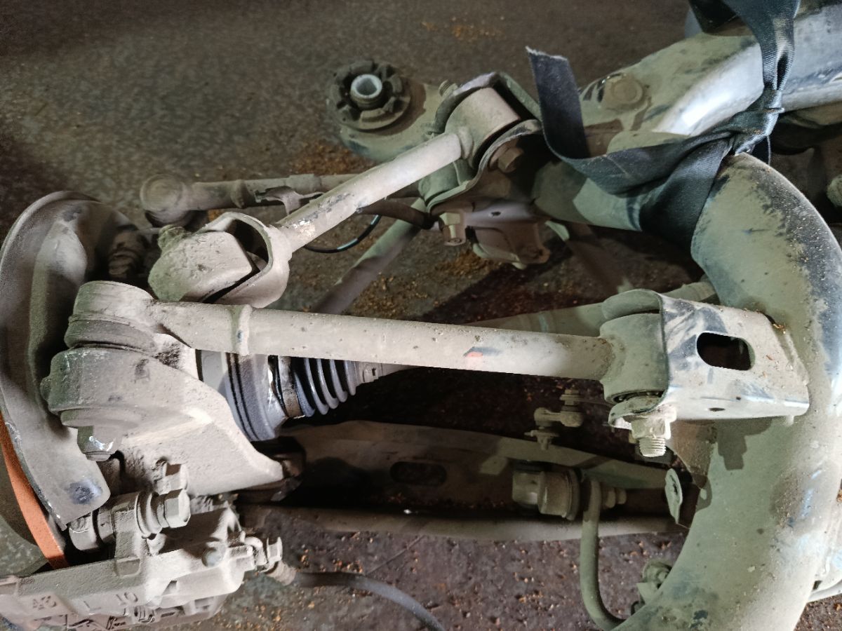 Балка подвески на Toyota Crown GRS210 2GR-FSE Фото 8