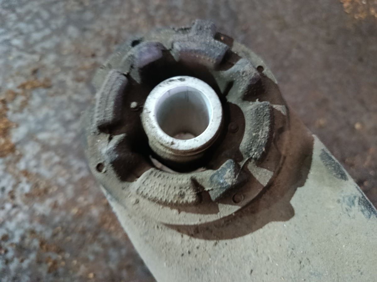 Балка подвески на Toyota Crown GRS210 2GR-FSE Фото 11