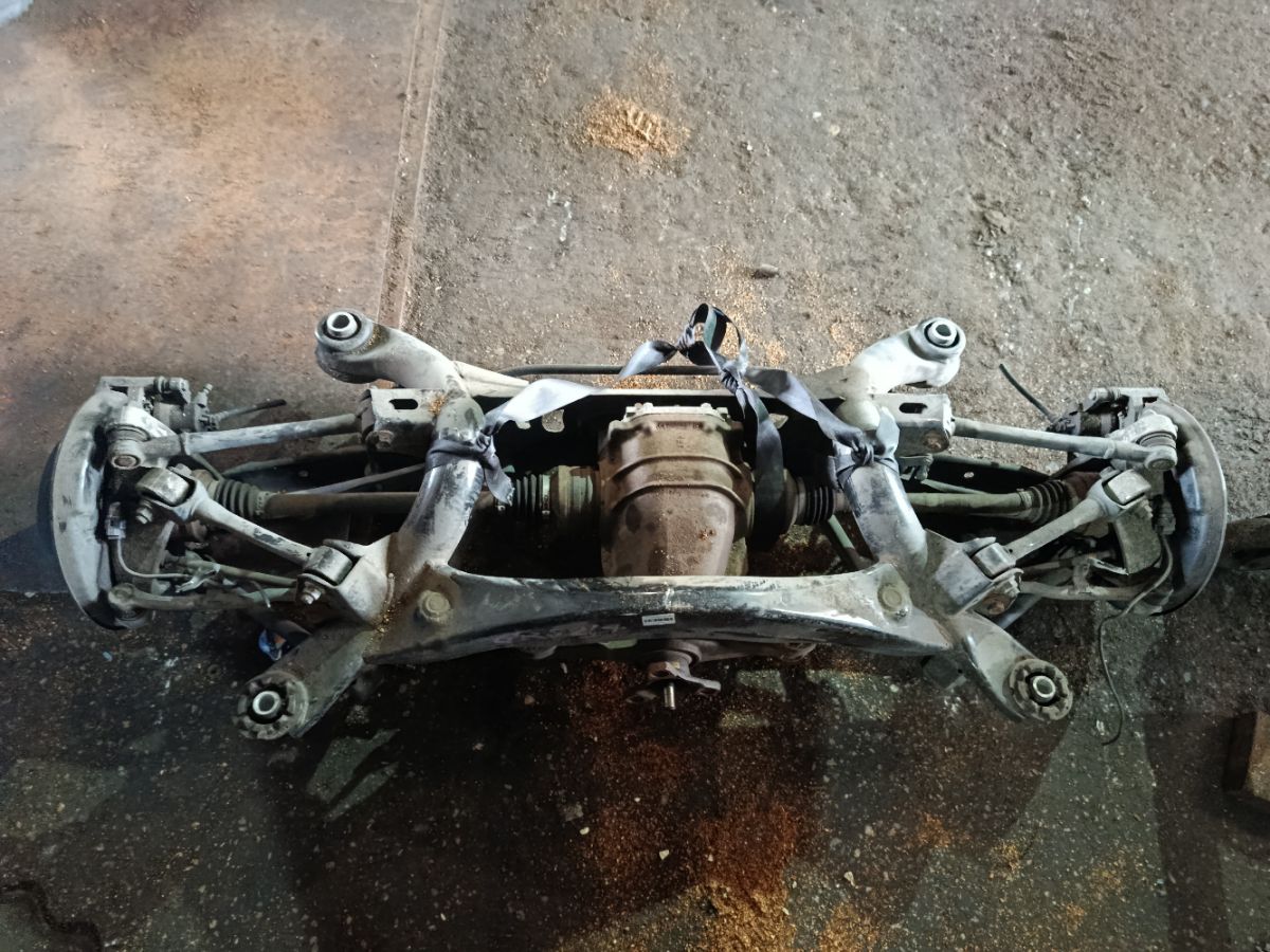 Балка подвески на Toyota Crown GRS214 2GR-FSE Фото 1