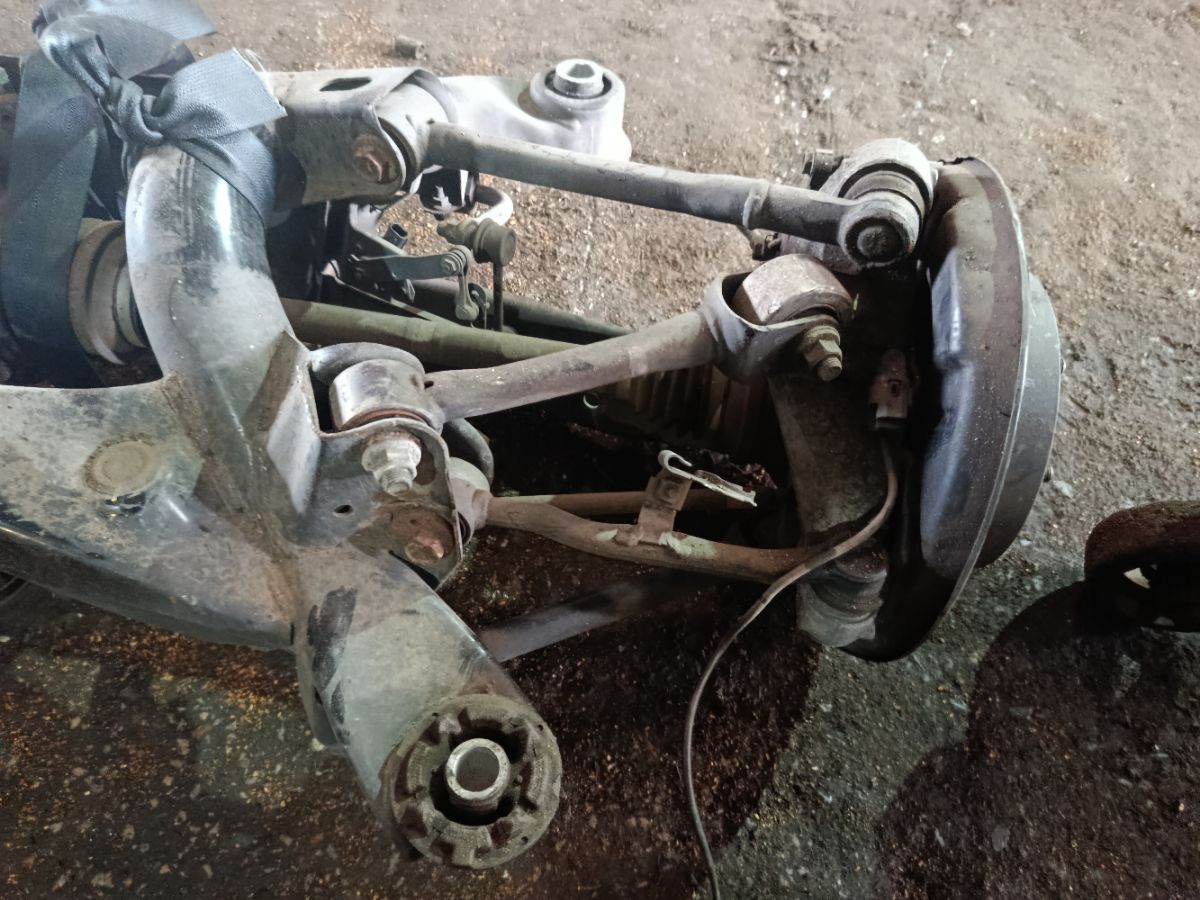 Балка подвески на Toyota Crown GRS214 2GR-FSE Фото 2