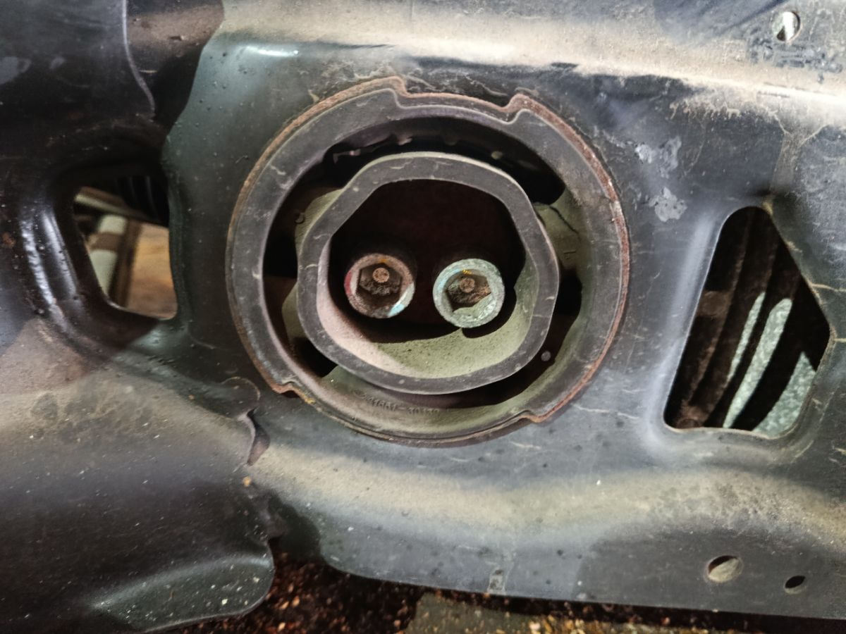 Балка подвески на Toyota Crown GRS214 2GR-FSE Фото 8