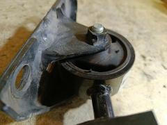 Подушка двигателя на Toyota Alphard ANH10W 2AZ-FE Фото 2