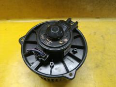 Мотор печки на Toyota Isis ANM10G