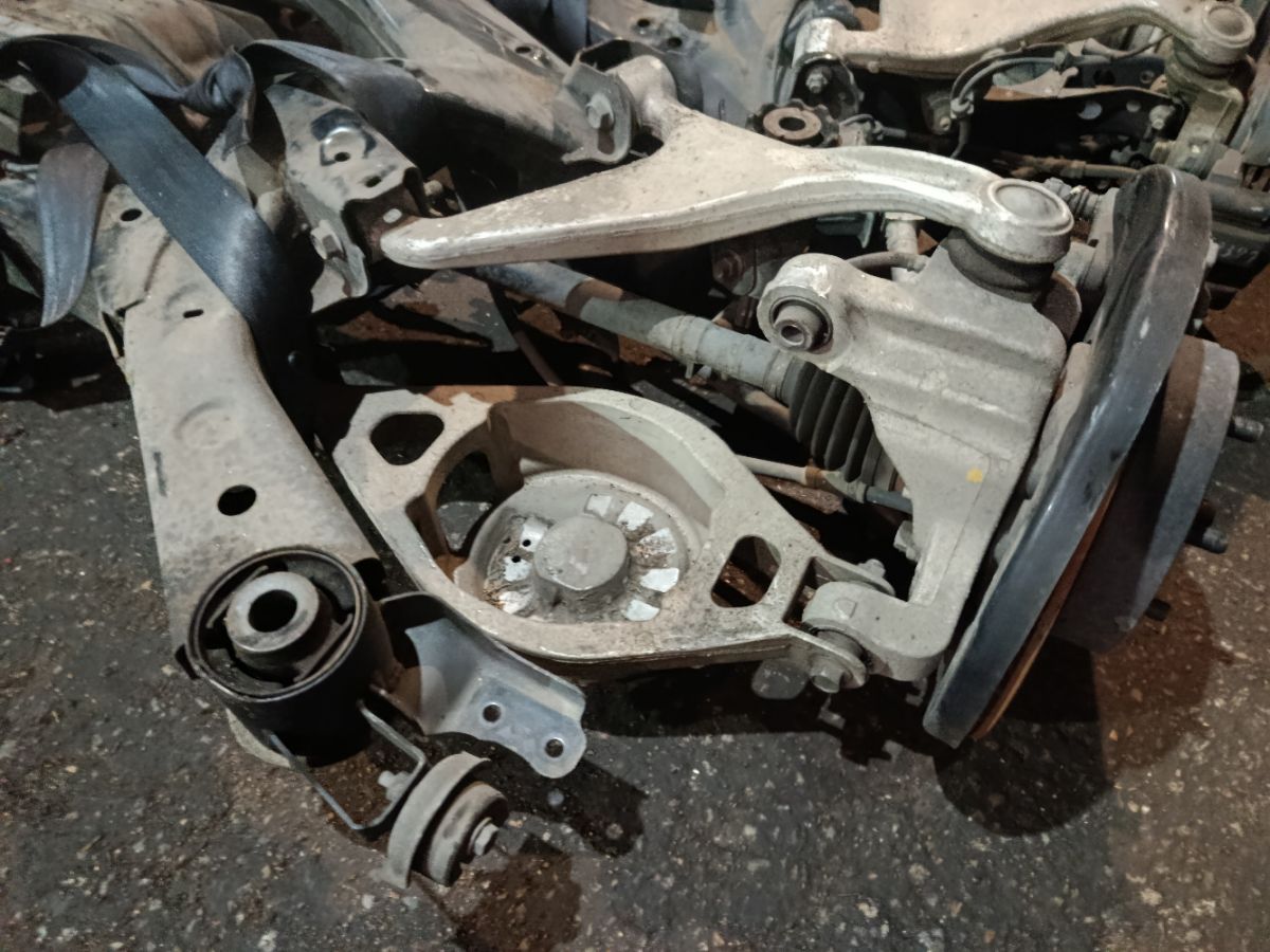 Балка подвески на Nissan Skyline PV36 VQ35HR Фото 2