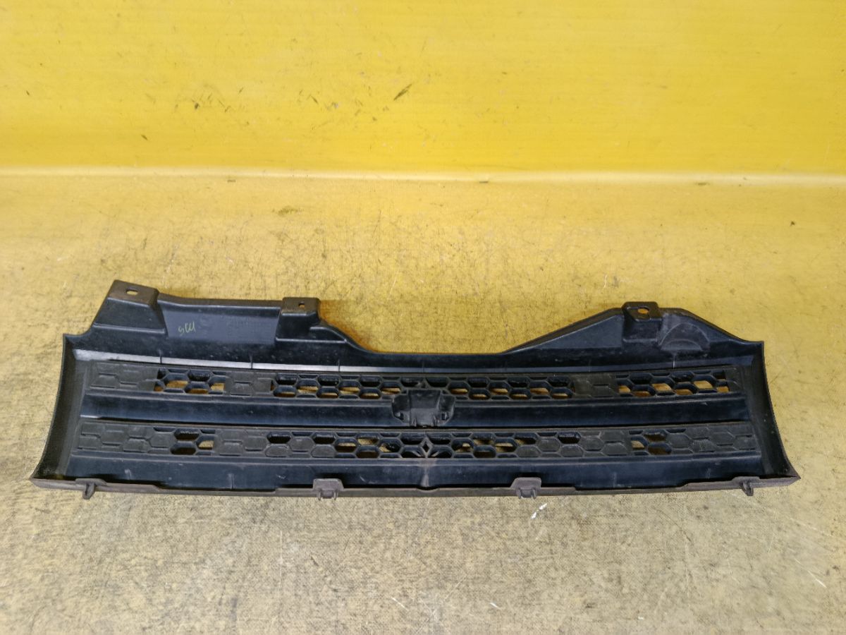 Решетка радиатора 72111-76J0 на Suzuki Jimny JB23W Фото 4