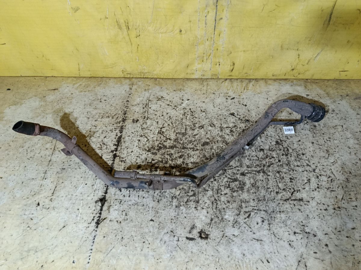 Заливная горловина топливного бака 77201-28240, 77201-28290 на Toyota Noah AZR60G 1AZ-FSE Фото 2