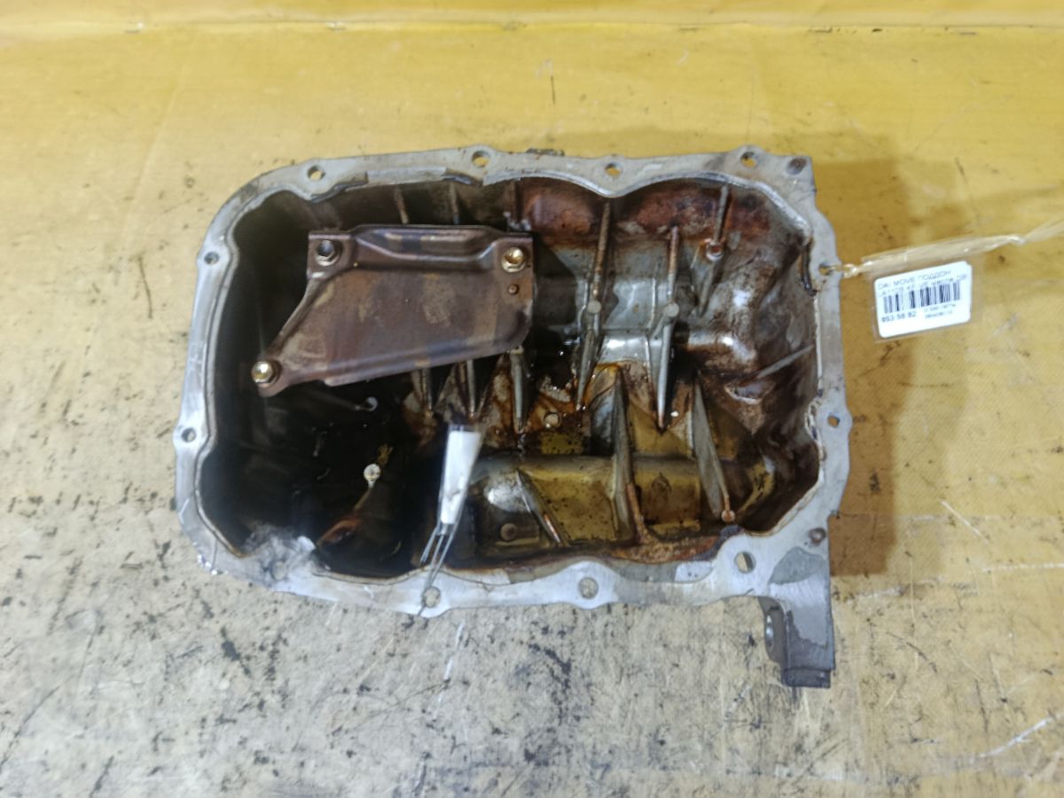 Поддон на Daihatsu Move LA110S KF-VE Фото 1