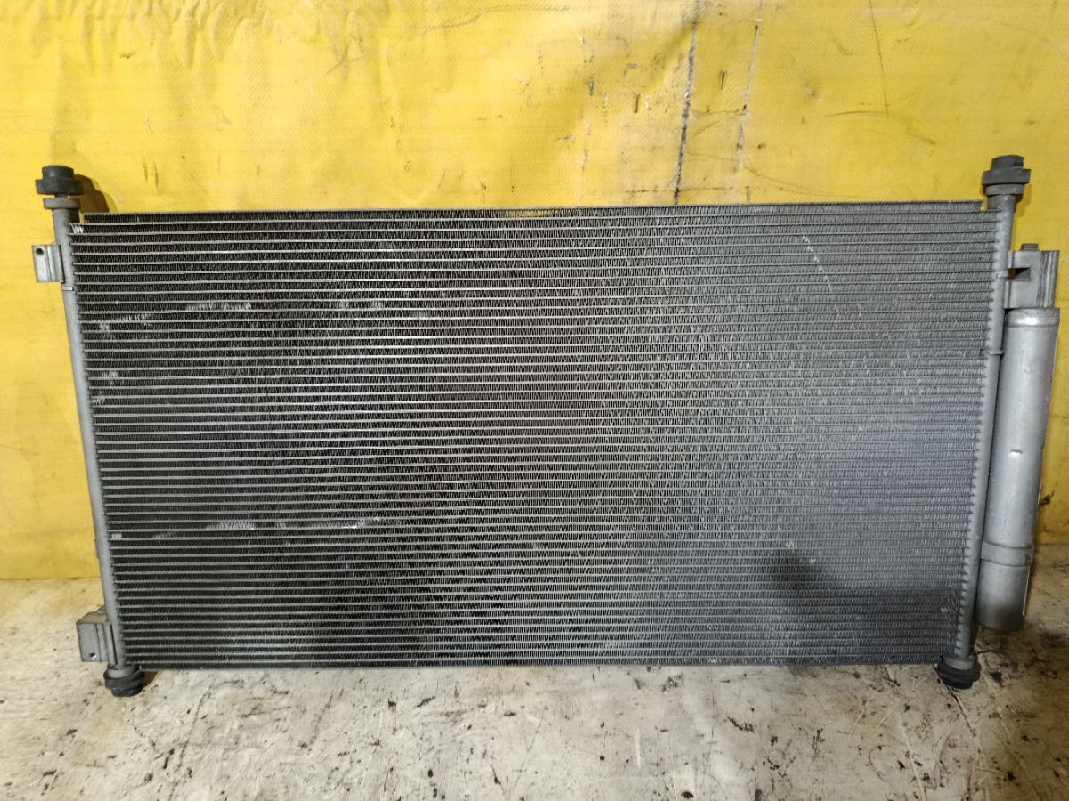 Радиатор кондиционера на Honda Stream RN8 R20A Фото 2